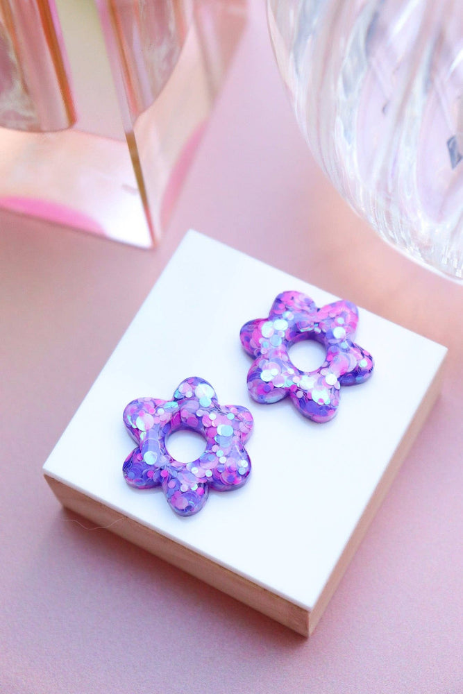 Jojo Confettis purple earrings: Flowers + Gold Oval Hoops